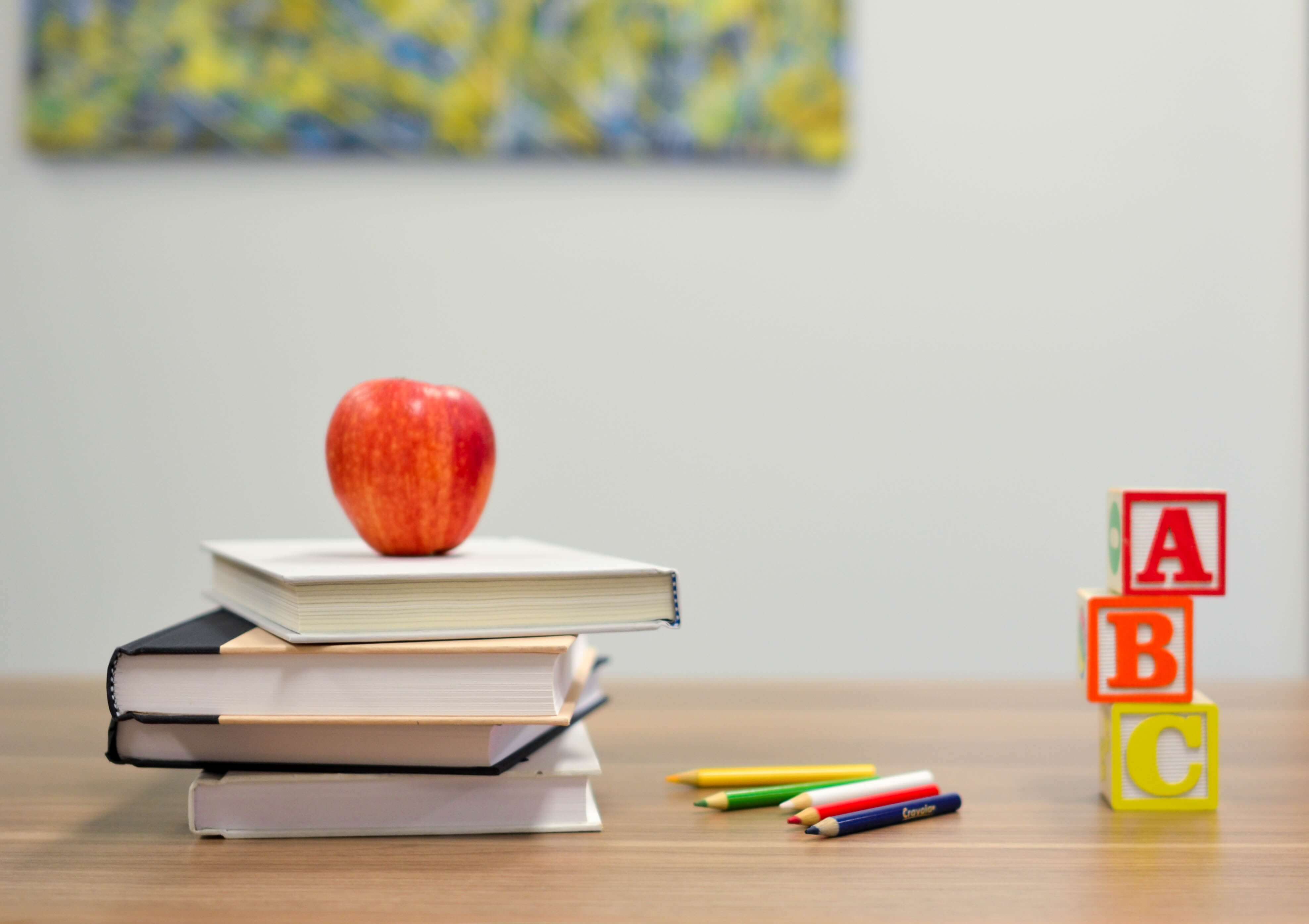 Using apples to promote literacy is a great way to learn. In addition to that apples can be a great school treat. 