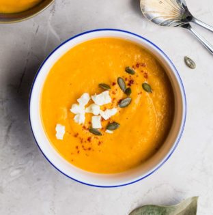 Easy pumpkin soup recipes for the fall season or Thanksgiving. 
