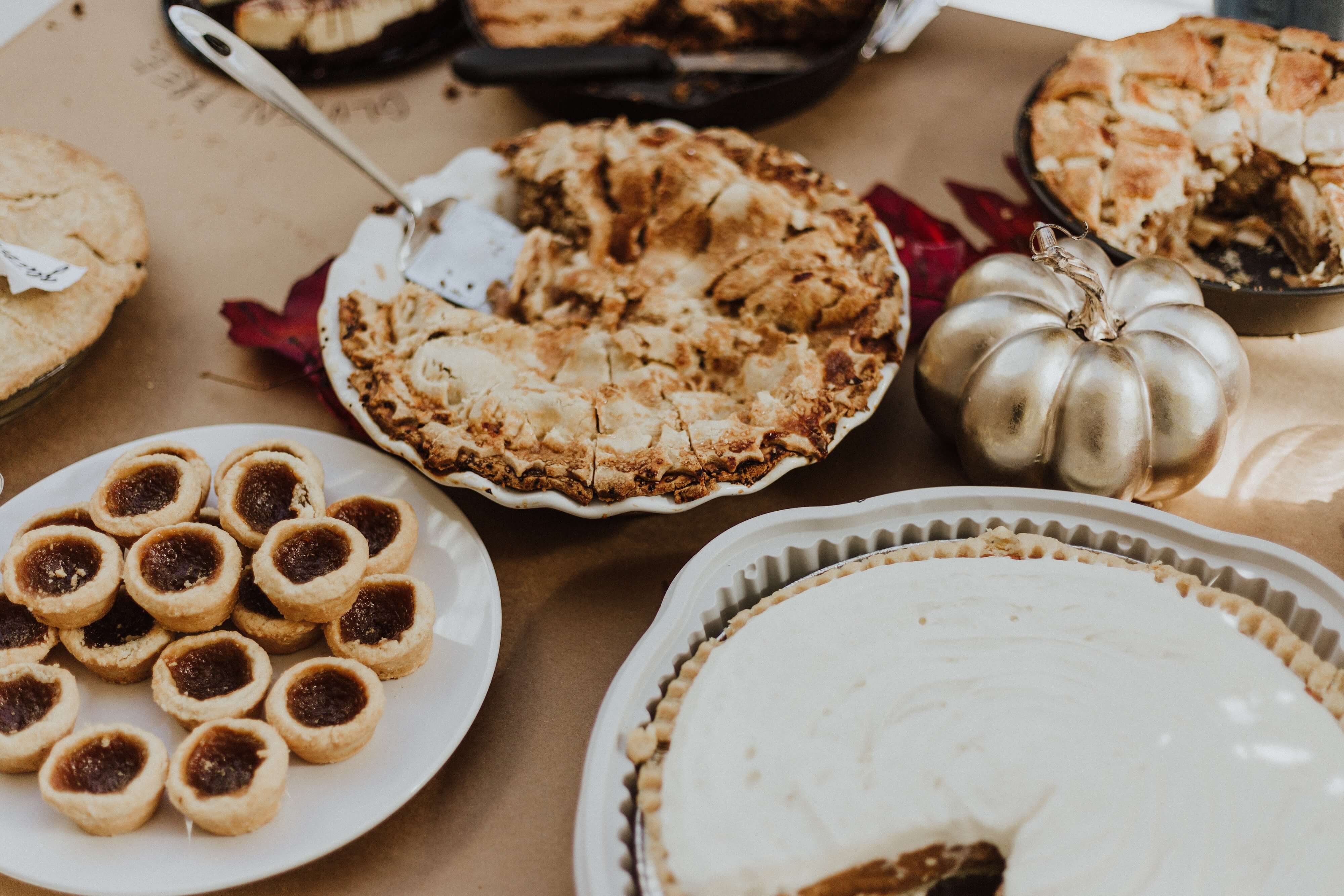 A collection of Thanksgiving snacks and treats for kids. These ideas are great for Thanksgiving classroom parties or events.